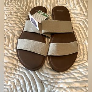Sanuk sandals   NWT elastic straps size 8